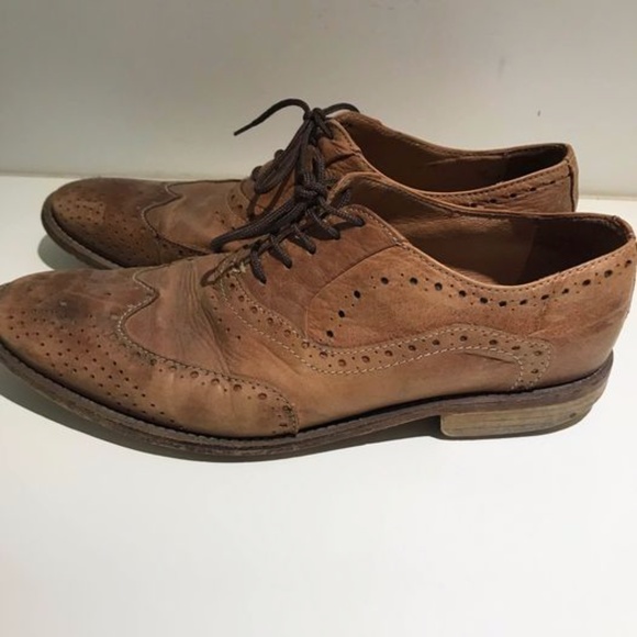 Mens Brogue Style Tan Leather Shoes - Picture 2 of 4